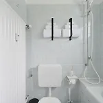 Apartment Beautiful And Stylish 1-bedroom With Kitchen And King Size Bed