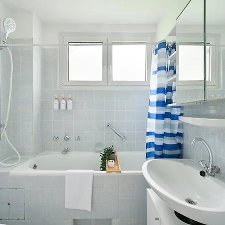 Apartmán Beautiful And Stylish 1-bedroom With Kitchen And King Size Bed Wuppertal