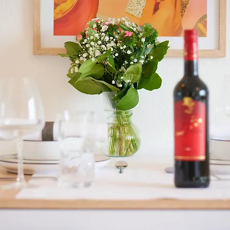 Beautiful And Stylish 1-bedroom With Kitchen And King Size Bed