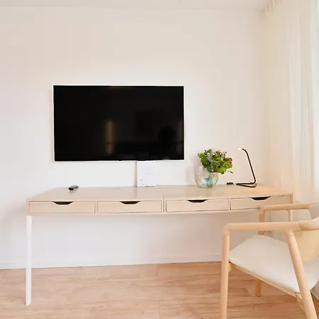 Beautiful And Stylish 1-bedroom With Kitchen And King Size Bed