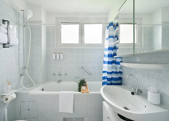 公寓 Beautiful And Stylish 1-bedroom With Kitchen And King Size Bed 伍珀塔尔