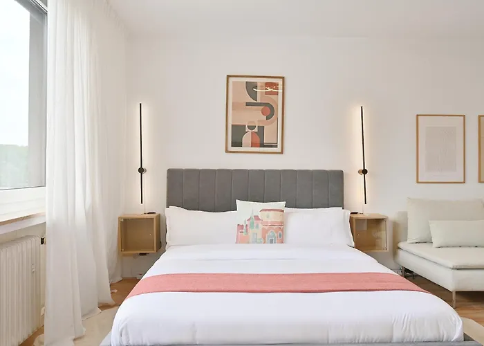 Beautiful And Stylish 1-bedroom With Kitchen And King Size Bed