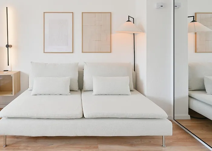 Beautiful And Stylish 1-bedroom With Kitchen And King Size Bed