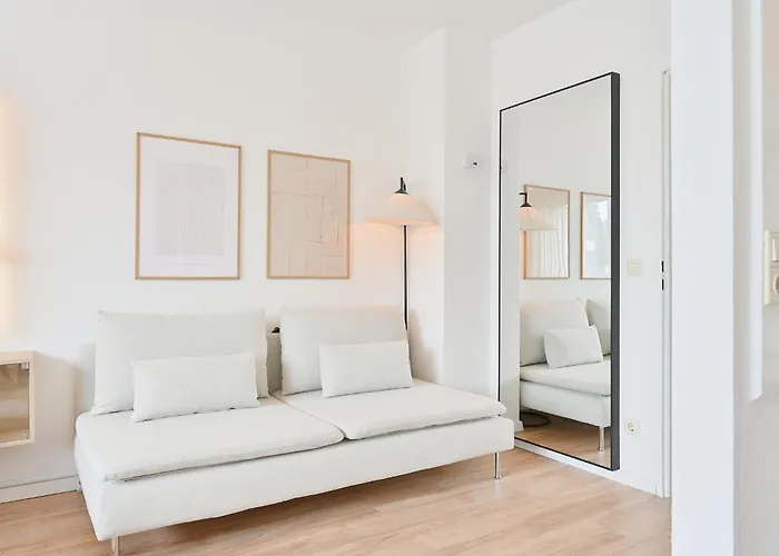Beautiful And Stylish 1-bedroom With Kitchen And King Size Bed Wuppertal